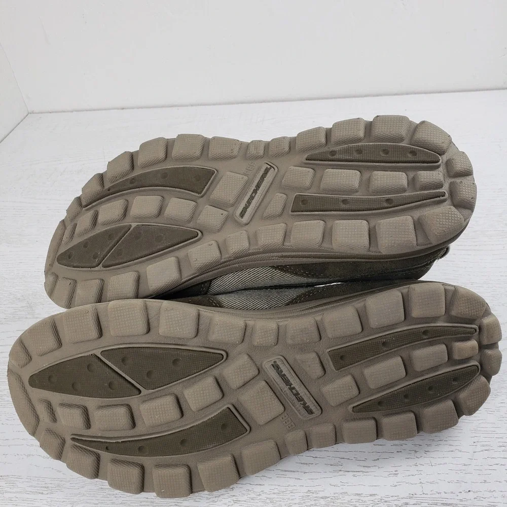 Skechers‎ Superior Milford Men's Size 10 EEE Relaxed Olive Green Canvas Loafers